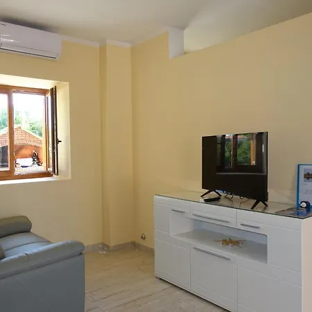 Leon Apartment *