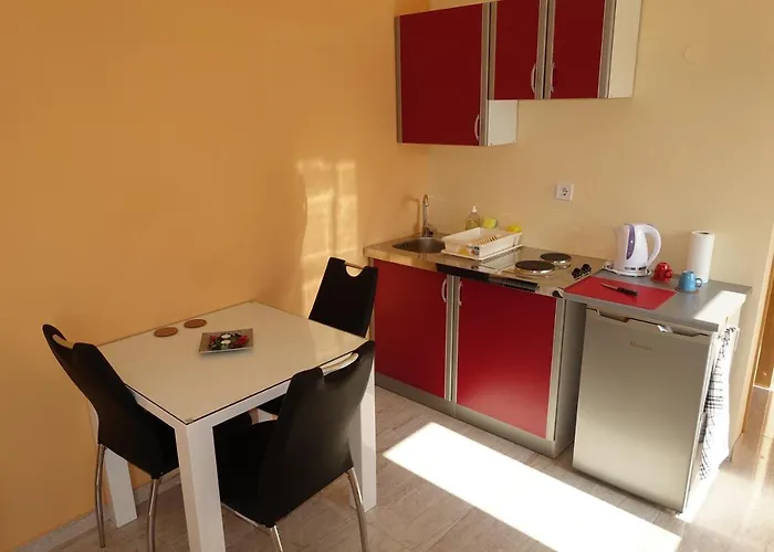 Leon Apartment *